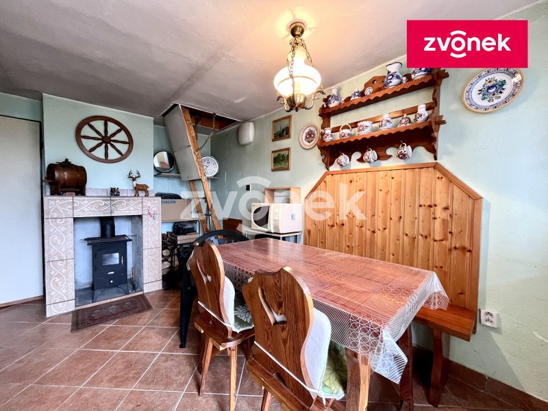 Chata s pozemkem 382m², Zlín,Prštné