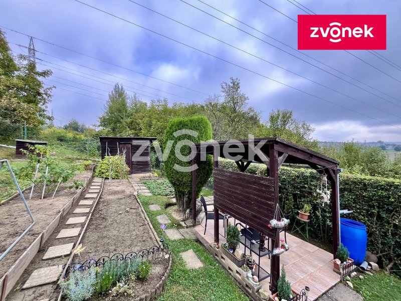 Chata s pozemkem 382m², Zlín,Prštné