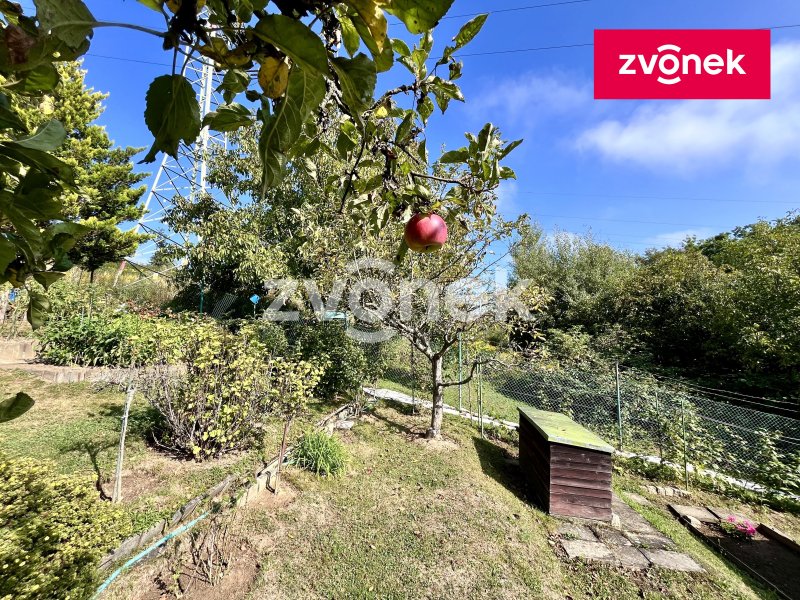 Chata s pozemkem 382m², Zlín,Prštné