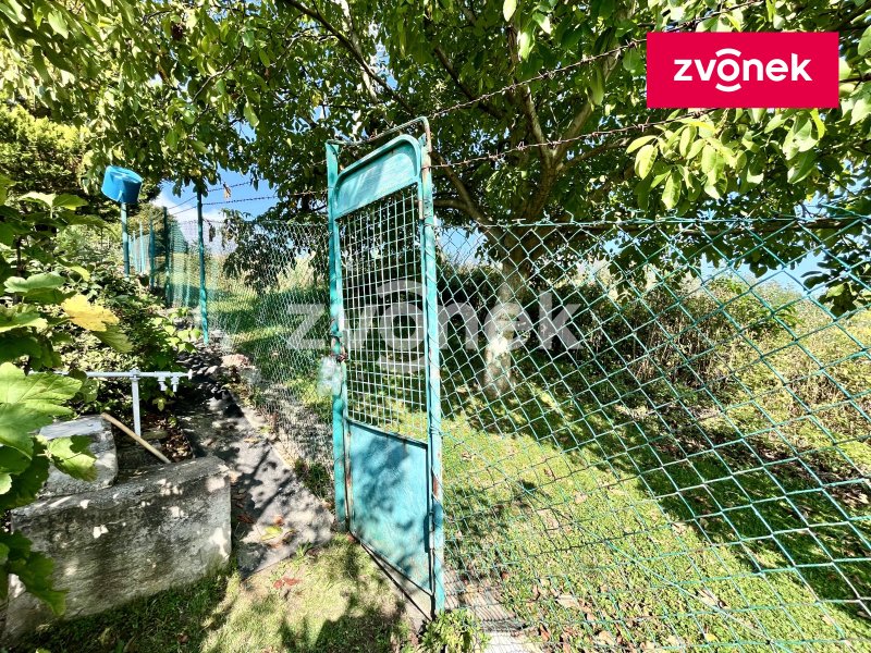 Chata s pozemkem 382m², Zlín,Prštné