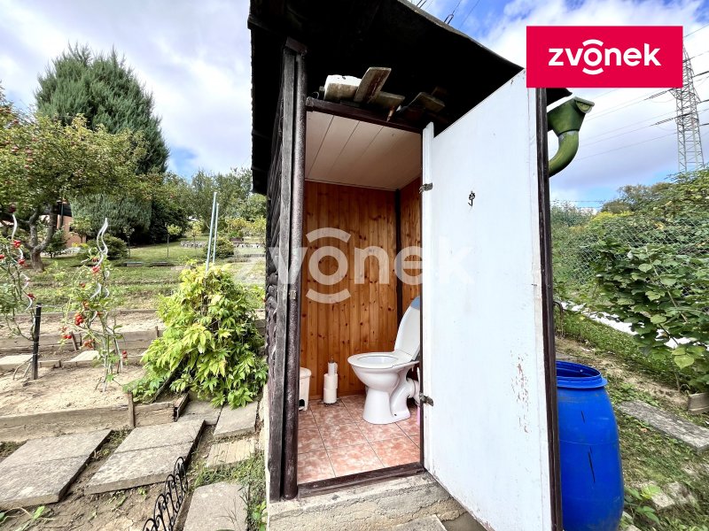 Chata s pozemkem 382m², Zlín,Prštné