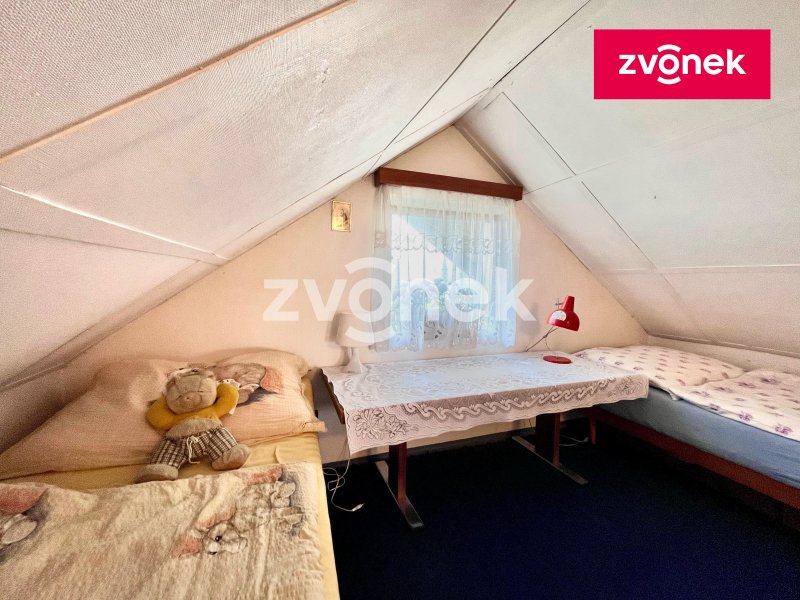 Chata s pozemkem 382m², Zlín,Prštné