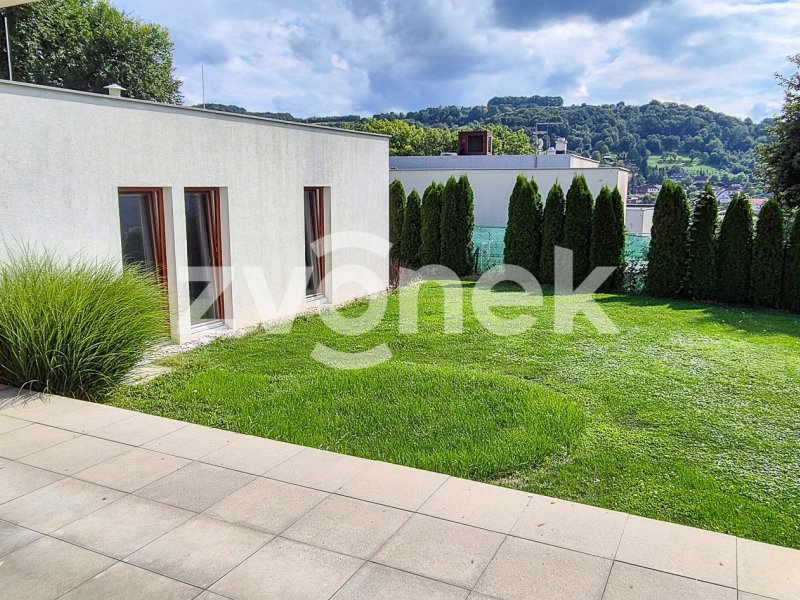Luxusní vila Zlín - Příluky, velká zahrada, garáž