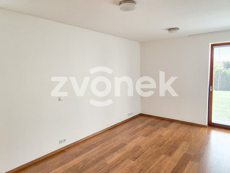 Luxusní vila Zlín - Příluky, velká zahrada, garáž