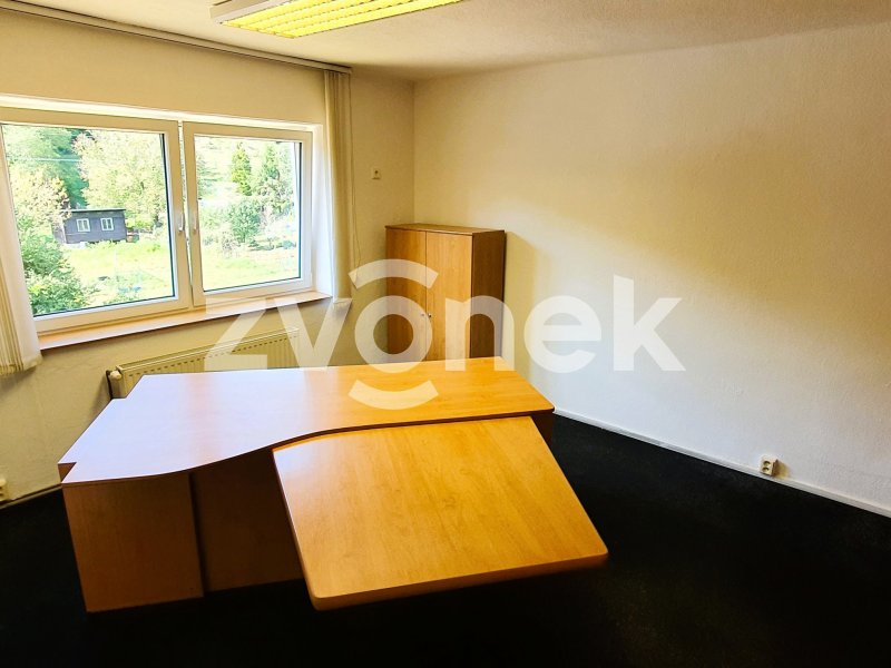 Pronájem kancelářských prostor ve Zlíně, 90 m2