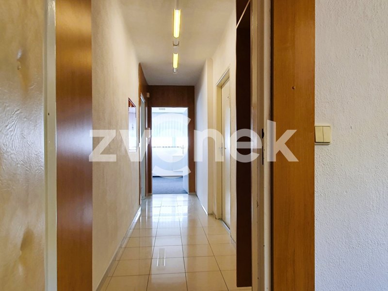 Pronájem kancelářských prostor ve Zlíně, 90 m2