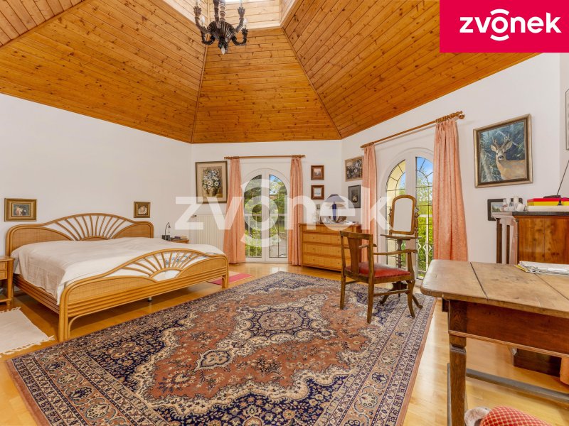 Rodinný dům 4+1 s garáží a bazénem, Pozlovice