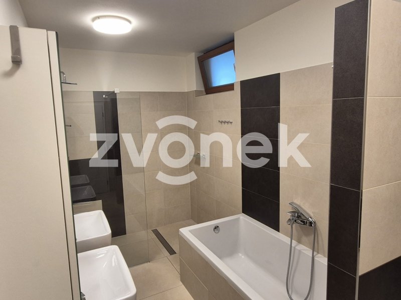 Luxusní vila Zlín - Příluky, velká zahrada, garáž