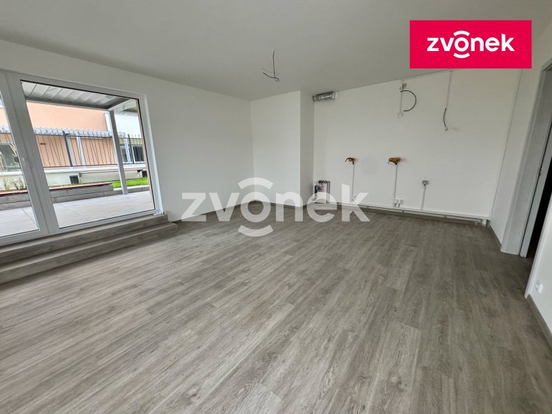 Nový byt 3+kk s terasou a zahrádkou, Nad Stráněmi