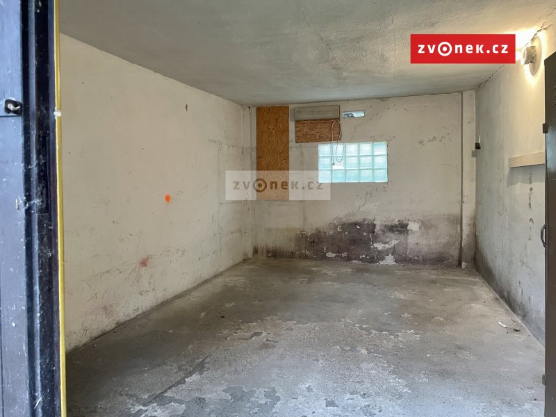 Pronájem garáže Zlín, Na Požáře, poblíž centra, od 1.11.2025