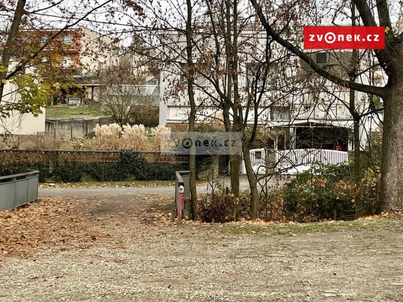 Pronájem garáže Zlín, Na Požáře, poblíž centra, od 1.11.2025
