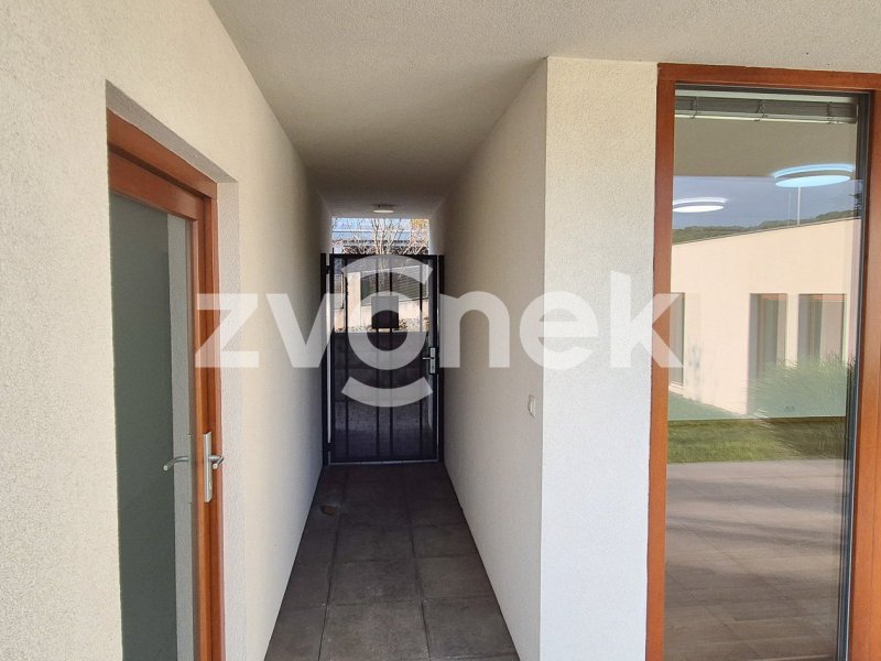 Luxusní vila Zlín - Příluky, velká zahrada, garáž
