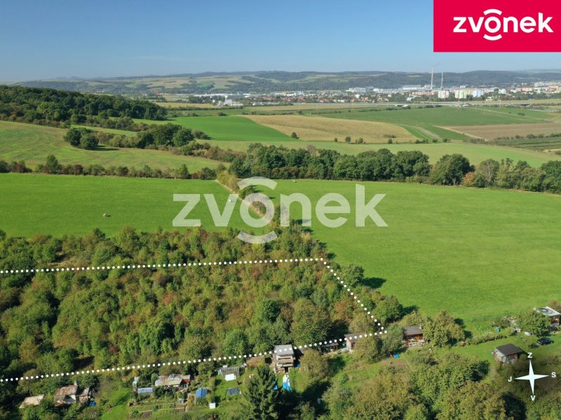 Investiční příležitost: pozemek mezi zahrádkářskými koloniemi