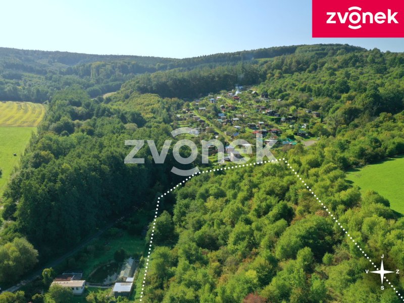Investiční příležitost: pozemek mezi zahrádkářskými koloniemi