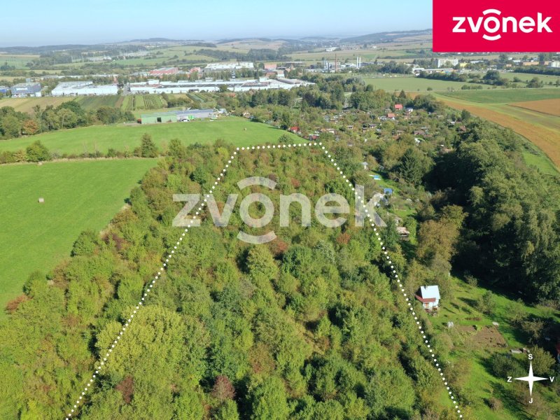 Investiční příležitost: pozemek mezi zahrádkářskými koloniemi