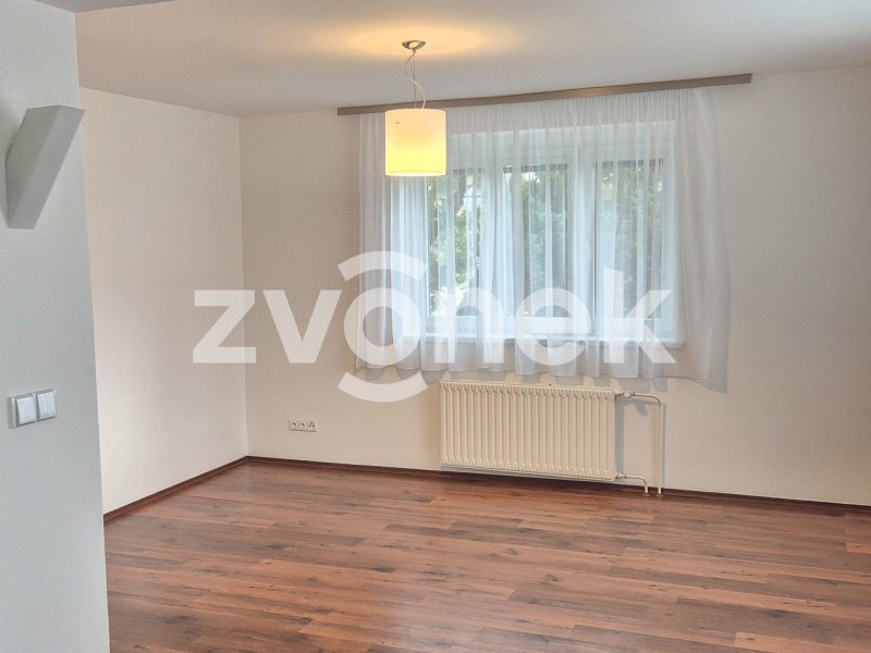 2+1 Zlín - Kostelec, zahrada, stání pro auto, ihned k nastěhování