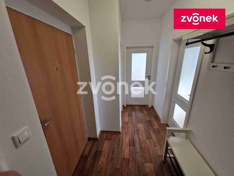 Pronájem bytu 2+kk s garáží v loklitě Kasárna.