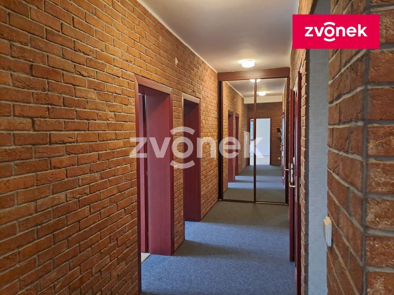 Pronájem lůžek pro skupinu studentů v domě 4 + kk