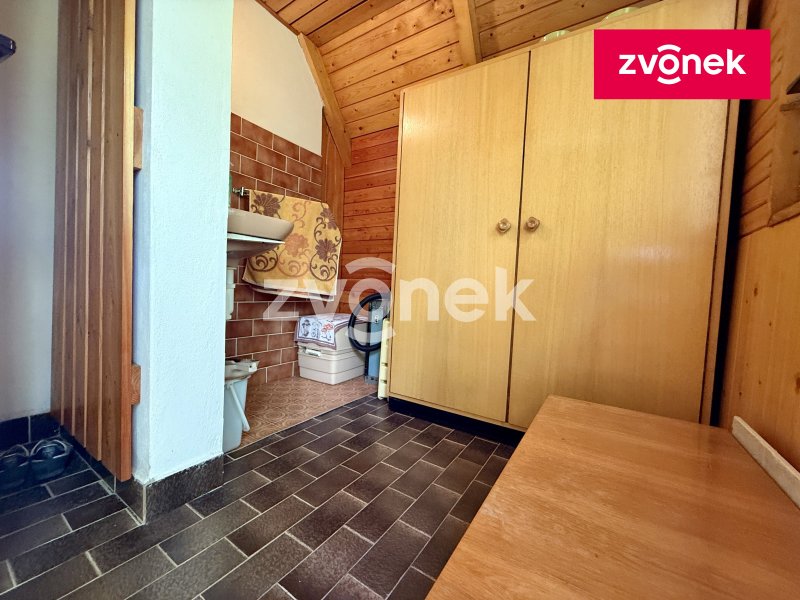 Chata Syrákov, vhodná i k bydlení - příjezd, voda, elektřina, překrásné prostředí