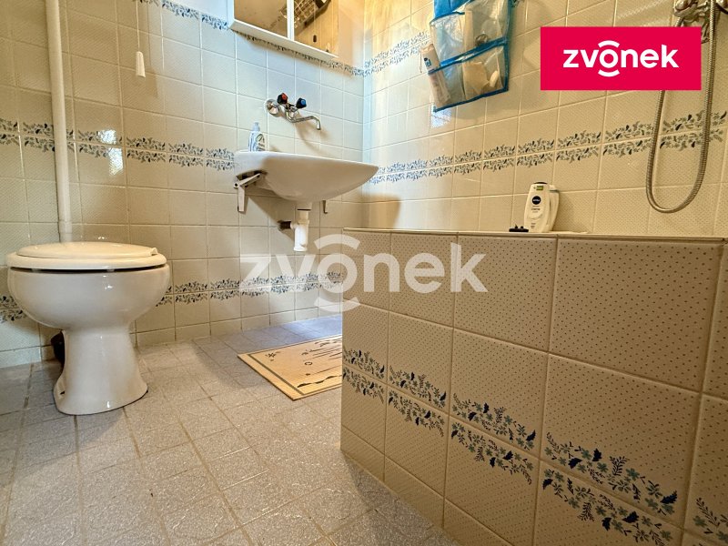 Chata Syrákov, vhodná i k bydlení - příjezd, voda, elektřina, překrásné prostředí