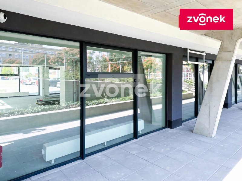 Moderní prostory 210 m2 pro kavárnu v centru Zlína s možností předzahrádky