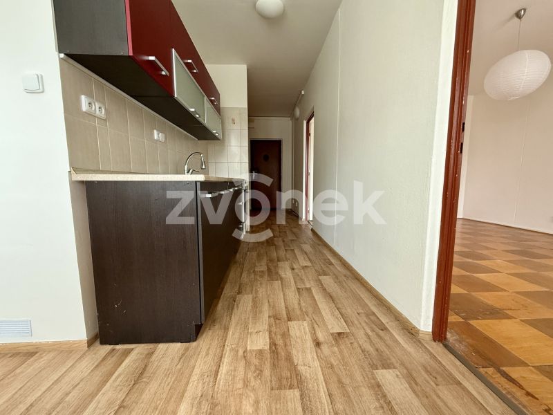 Pronájem bytu 2+1 60 m², Zlín - Prštné