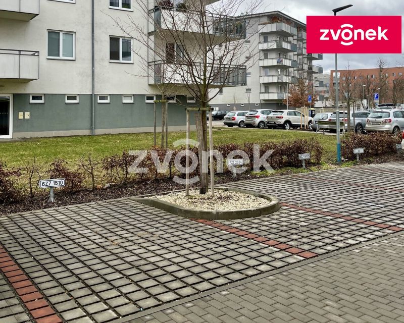 Pronájem garážového stání 14 m², Uherské Hradiště