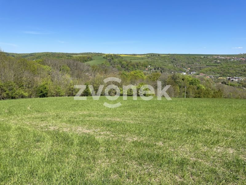 Dvoupodlažní rekreační chata na polosamotě s rozsáhlými pozemky 2,5 ha v Halenkovicích