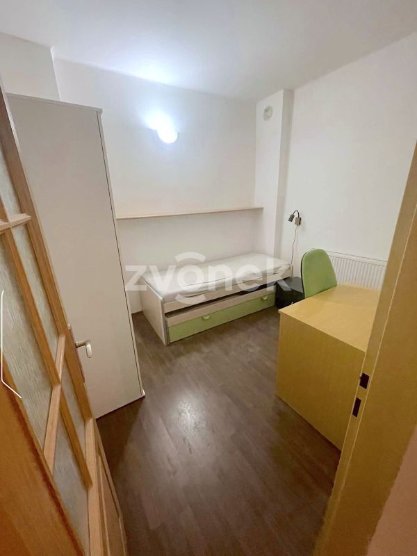 Pronájem 2+kk Zlín - centrum, ul. Zarámí