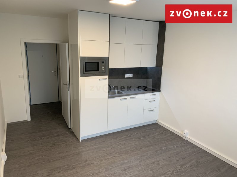 Pronájem bytu 1+kk 26m2 ve Zlíně na Tř.T. Bati 5213
