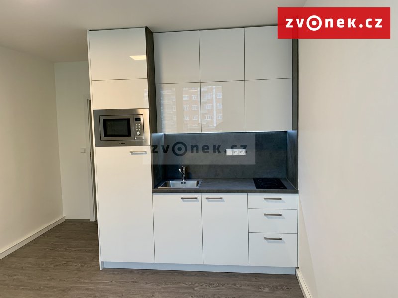 Pronájem bytu 1+kk 26m2 ve Zlíně na Tř.T. Bati 5213
