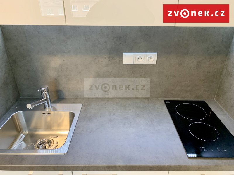 Pronájem bytu 1+kk 26m2 ve Zlíně na Tř.T. Bati 5213