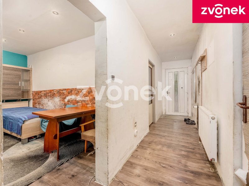 Investiční příležitost nebo vlastní bydlení: RD s projektem, povolením a rozběhnutou rekonstrukcí – Jaroslavice u Zlína