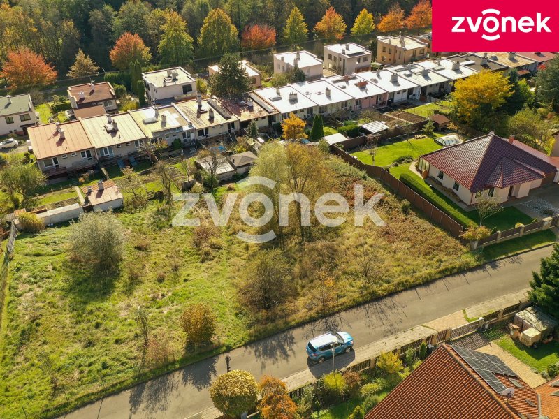 Atraktivní stavební pozemek Zlín - Kostelec, Jabloňová