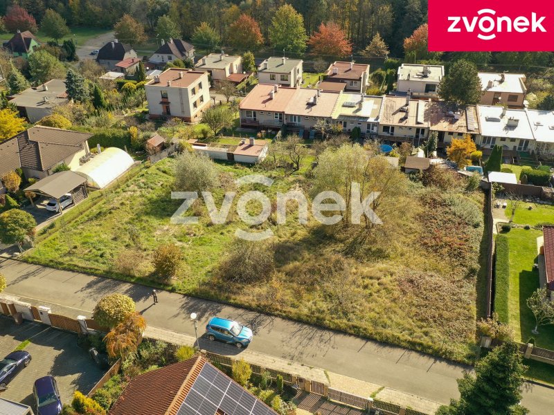 Atraktivní stavební pozemek Zlín - Kostelec, Jabloňová