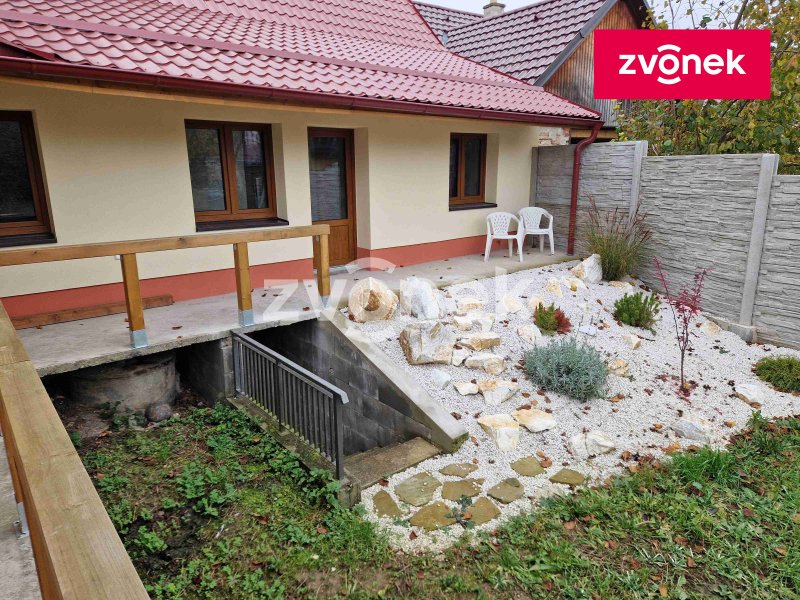 Pronájem bytu 3+1 v rodinném domě v obci Jalubí.