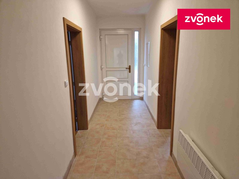 Pronájem bytu 3+1 v rodinném domě v obci Jalubí.