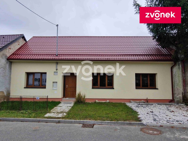 Pronájem bytu 3+1 v rodinném domě v obci Jalubí.