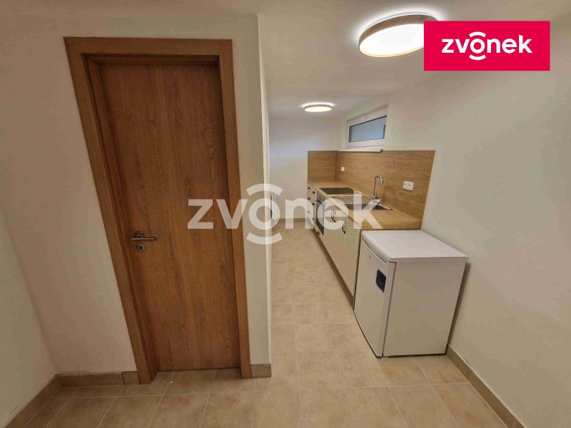 Pronájem bytu 1+1 v rodinném domě v obci Jalubí.