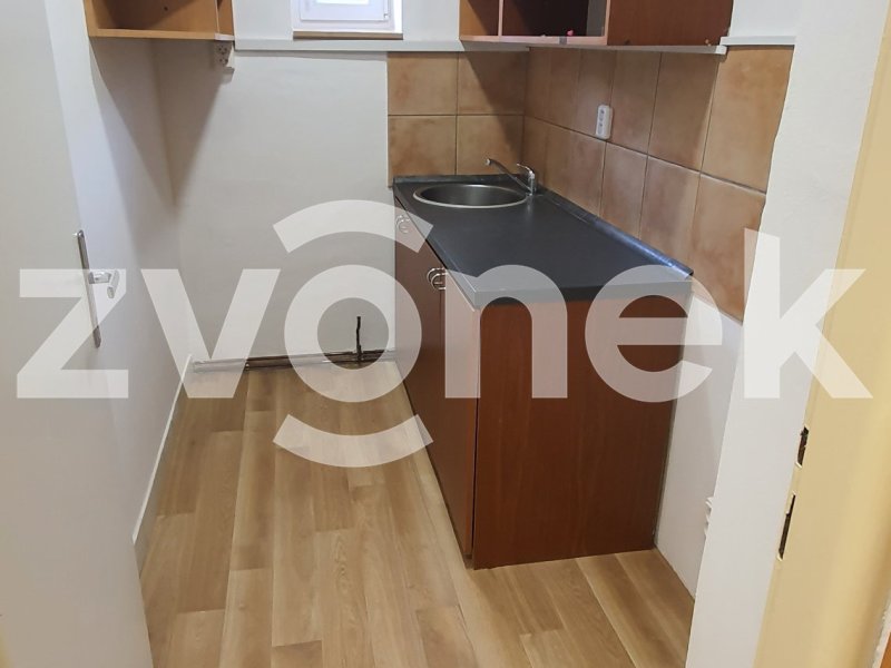 Pronájem kancelářských prostor ve Zlíně, 90 m2