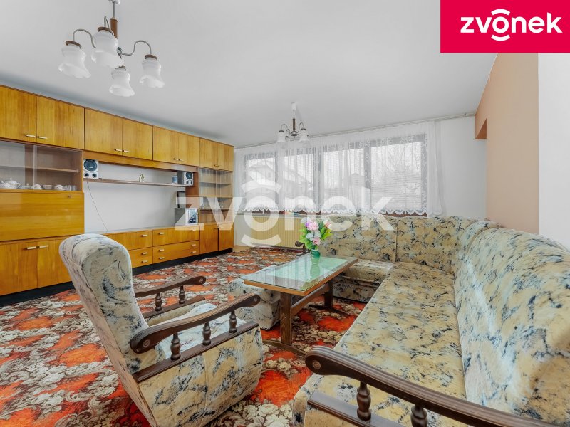 Prodej řadového rodinného domu s garáží a zahradou ve Slavičíně