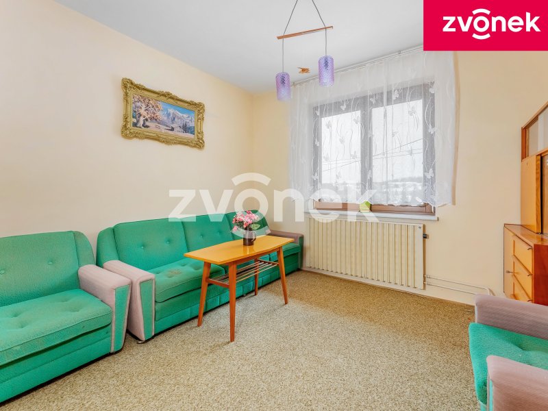 Prodej řadového rodinného domu s garáží a zahradou ve Slavičíně