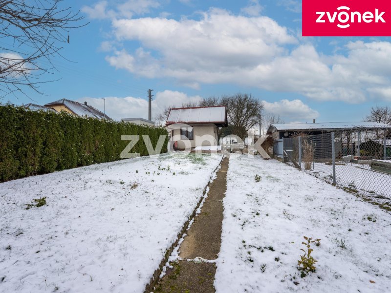 Prodej řadového rodinného domu s garáží a zahradou ve Slavičíně