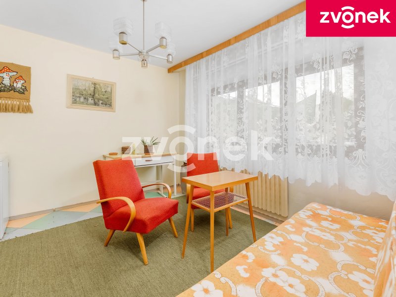 Prodej řadového rodinného domu s garáží a zahradou ve Slavičíně