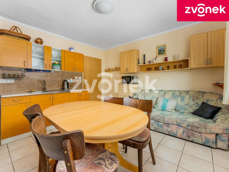 Investiční příležitost - prodej domu Velké Karlovice 250 m2, pozemek 3800 m2