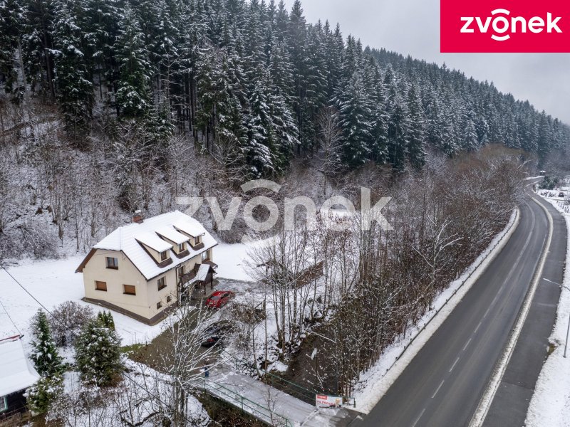 Investiční příležitost - prodej domu Velké Karlovice 250 m2, pozemek 3800 m2