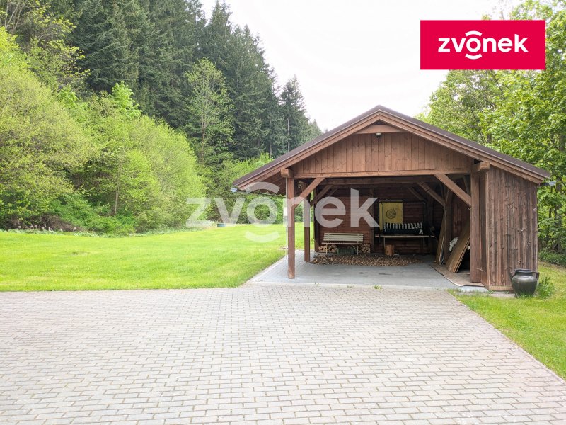 Investiční příležitost - prodej domu Velké Karlovice 250 m2, pozemek 3800 m2