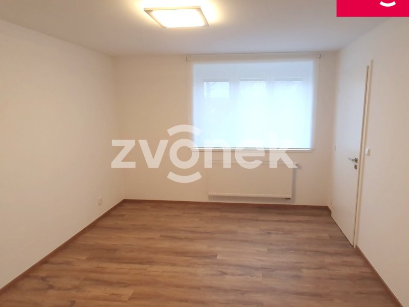 Rodinný dům Zlín - Kostelec, zahrada, 2 parkovací stání