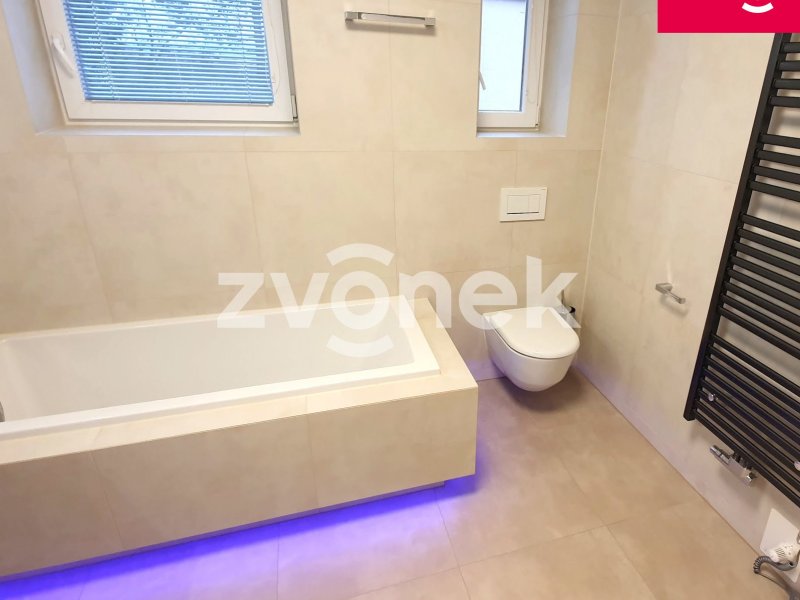 Rodinný dům Zlín - Kostelec, zahrada, 2 parkovací stání