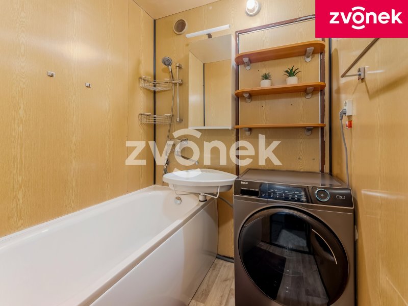 Prodej bytu 4+1 s balkonem a krásným výhledem - Vsetín